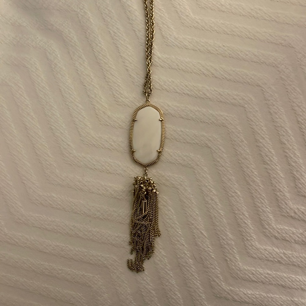 Gold Kendra Scott pendant necklace on 16” chain